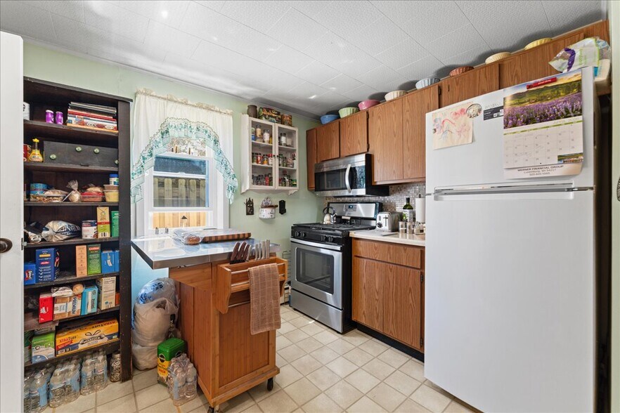 More Photos Of 517 Milwaukee St, Kewaunee General Retail For Sale
