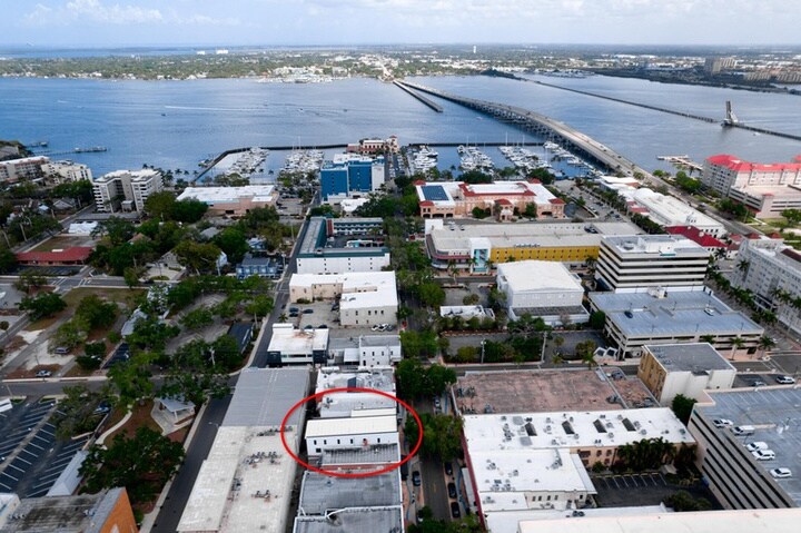 More Photos Of 416-420 12th St W, Bradenton General Retail For Sale