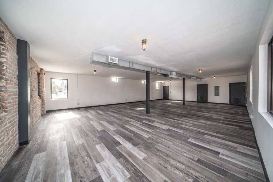 More Photos Of 1809 E Douglas Ave, Wichita Storefront Retail Office For Lease