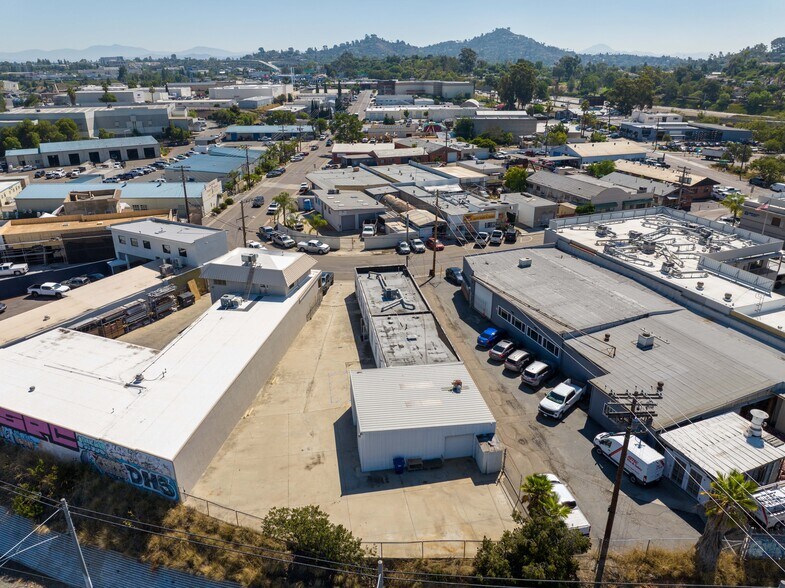 More Photos Of 8110 Commercial St, La Mesa Service For Lease
