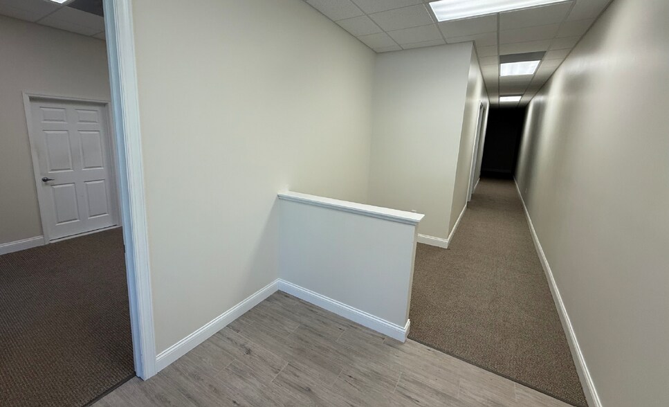 More Photos Of 7100 SW Kanner Hwy, Stuart Office For Lease