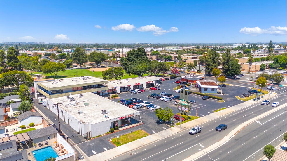 More Photos Of 5237-5263 Paramount Blvd, Lakewood Storefront For Lease
