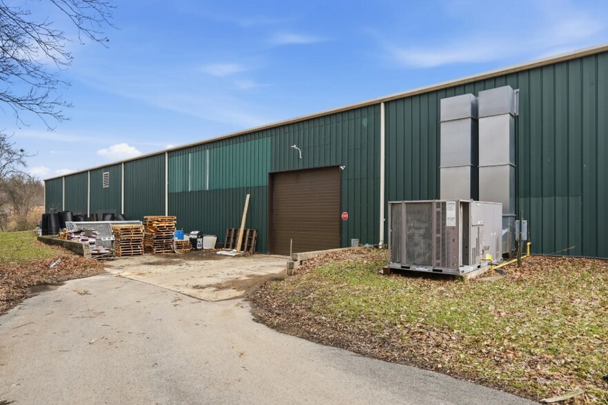 More Photos Of 1035 Executive Dr, Gibsonia Industrial For Sale