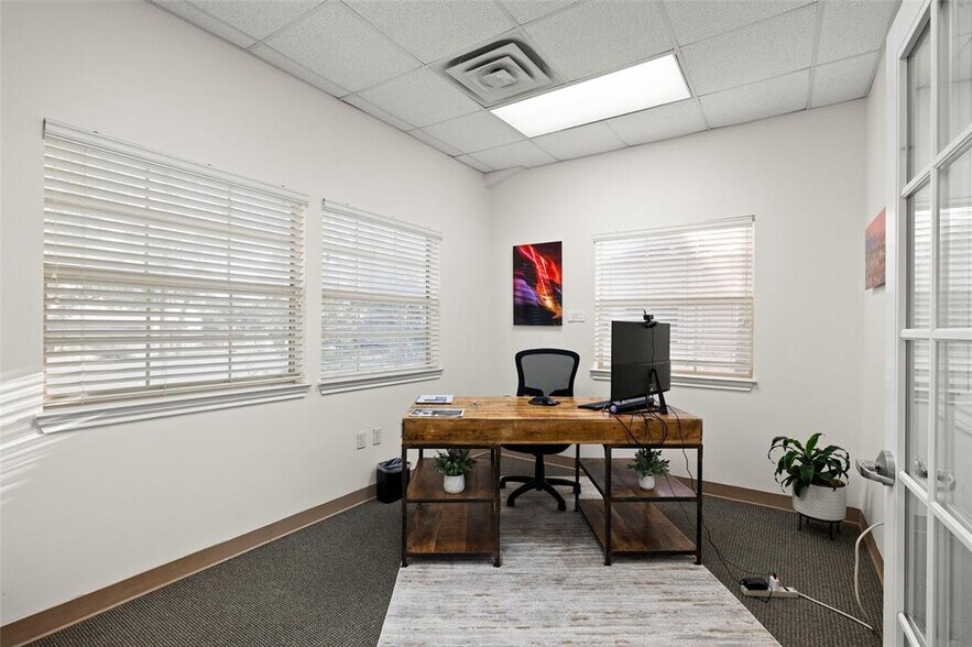 More Photos Of 800 W Highway 290, Dripping Springs Medical For Sale