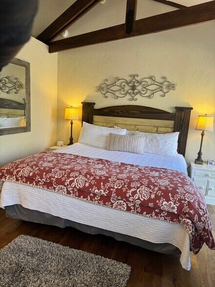 More Photos Of 19259 Rosman Hwy, Sapphire Hotel For Sale