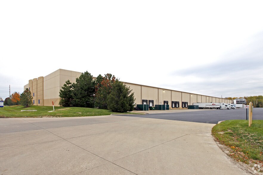 More Photos Of 1600 Park 370 Pl, Hazelwood Warehouse For Lease