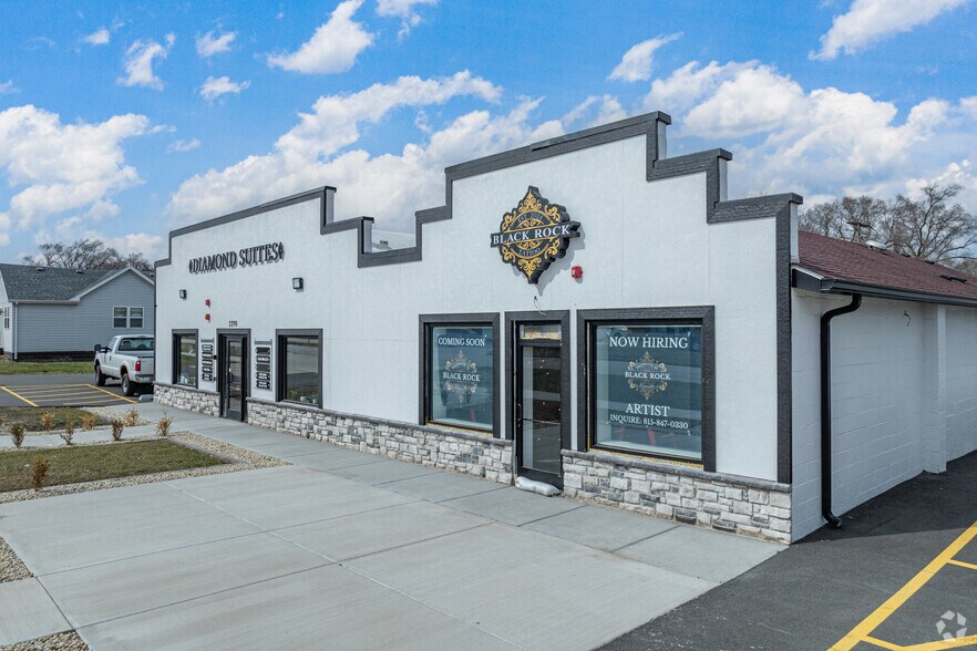 Primary Photo Of 2290 E Division St, Diamond General Retail For Lease