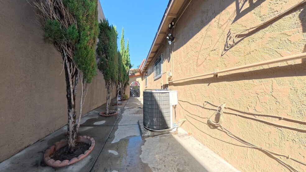 More Photos Of 13624 San Antonio Dr, Norwalk Office For Lease