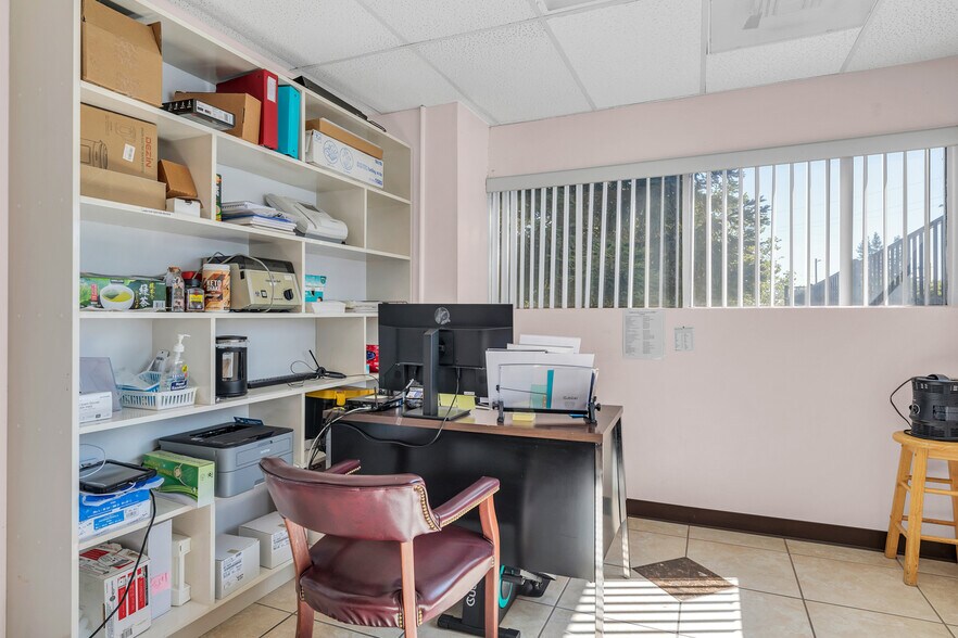 More Photos Of 515 Michigan Blvd, West Sacramento Medical For Sale