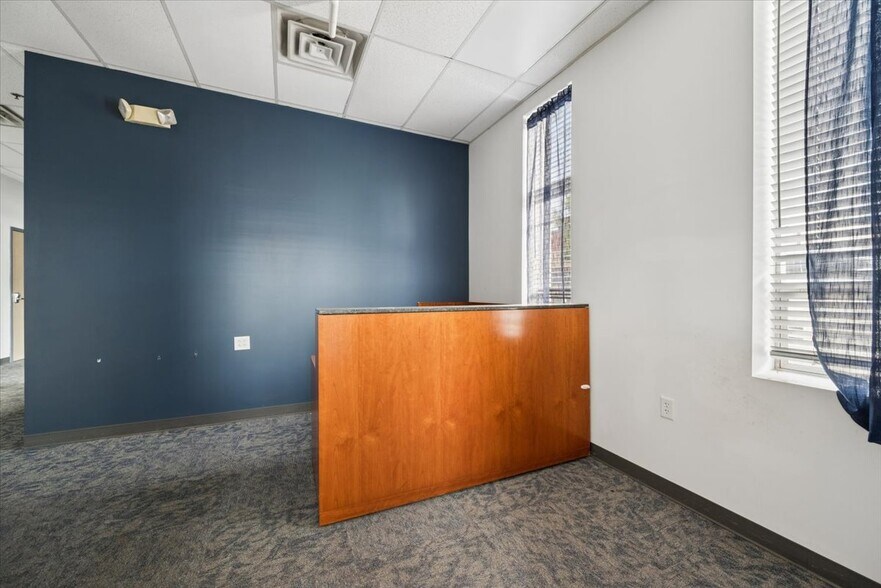 More Photos Of 60 E 4th St, Somerville Manufacturing For Lease
