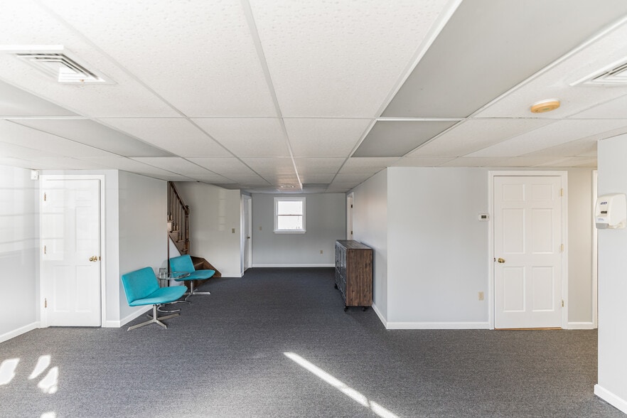 More Photos Of 34 Academy Hill Rd, Plainfield Office For Sale