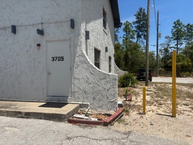More Photos Of 3703-3709 Commercial Way, Spring Hill Office For Lease