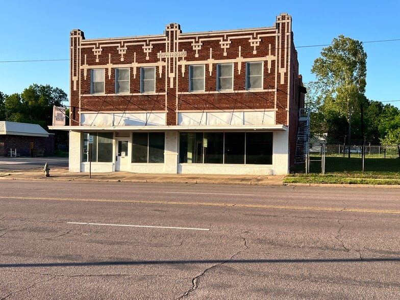 More Photos Of 820 W Broadway St, Muskogee Flex For Sale