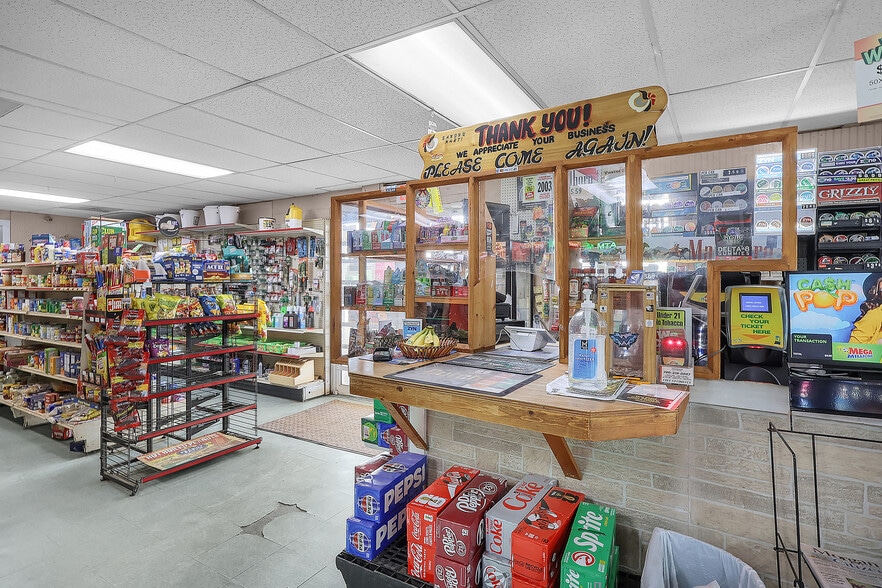 More Photos Of 2550 Parks Mill Rd, Buckhead Morgan Service Station For Sale