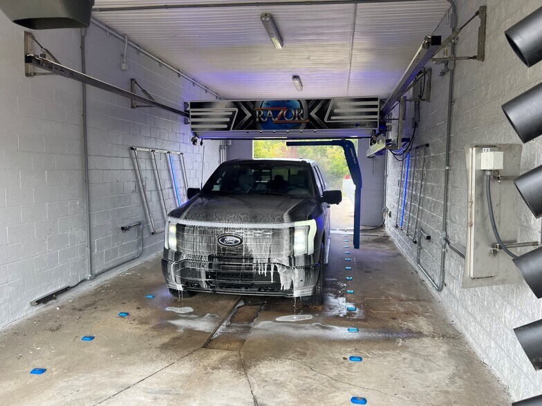 More Photos Of 1102 3rd St, Farmville Carwash For Sale