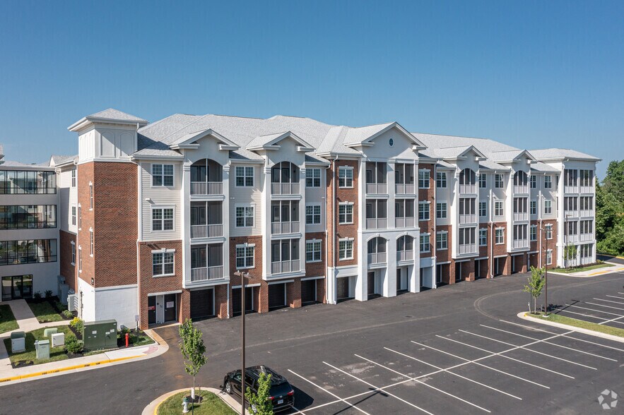 More Photos Of 2200 Carl D Silver Pky, Fredericksburg Apartments For Lease