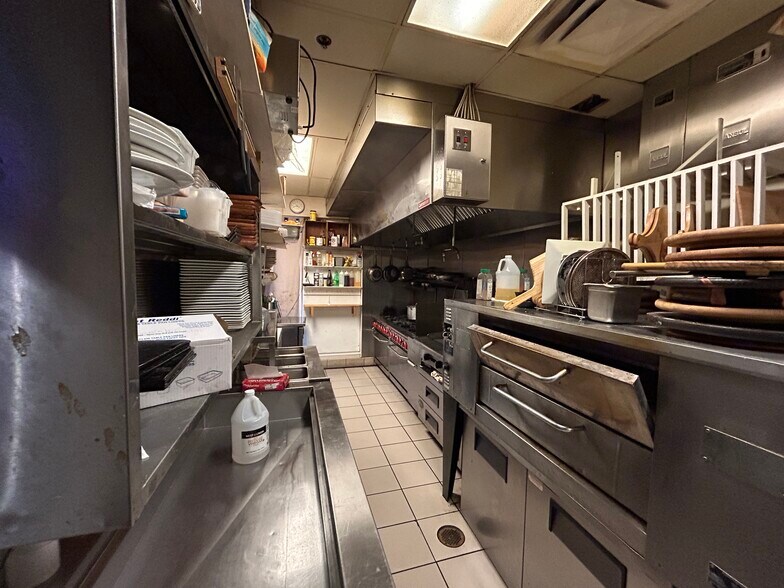 More Photos Of 3983 Destination Dr, Osprey Storefront Retail Office For Sale