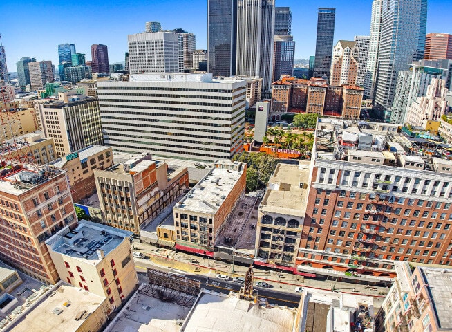 More Photos Of 525 S Broadway, Los Angeles Storefront For Lease