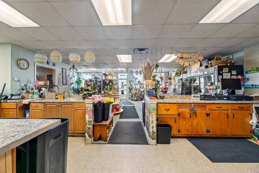 More Photos Of 136 Stelton Rd, Piscataway Freestanding For Lease