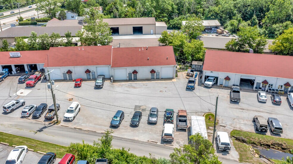 More Photos Of 2213 Ogletown Rd, Newark Warehouse For Lease
