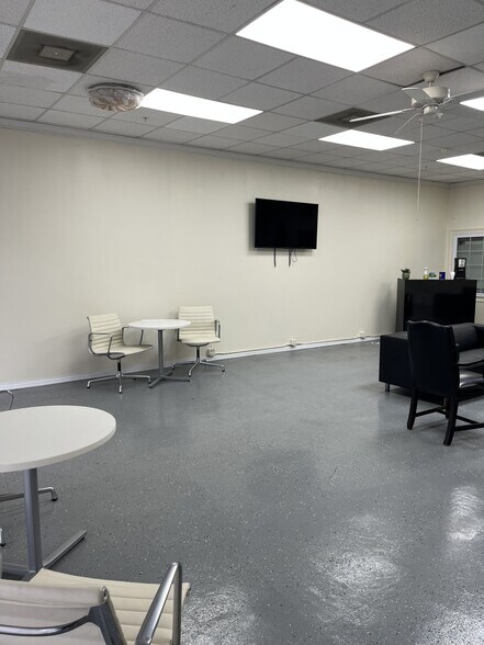 More Photos Of 6978 Main St, Lithonia Storefront Retail Office For Sale