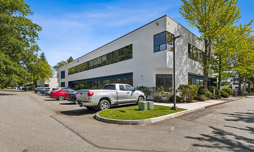 More Photos Of 909 SE Everett Mall Way, Everett General Retail For Sale