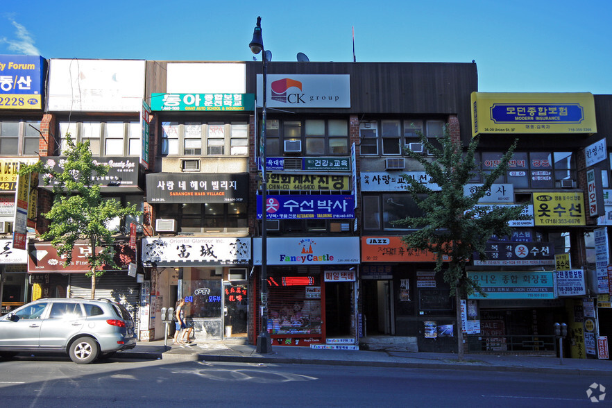 Primary Photo Of 36-22A Union St, Flushing Storefront Retail Office For Lease