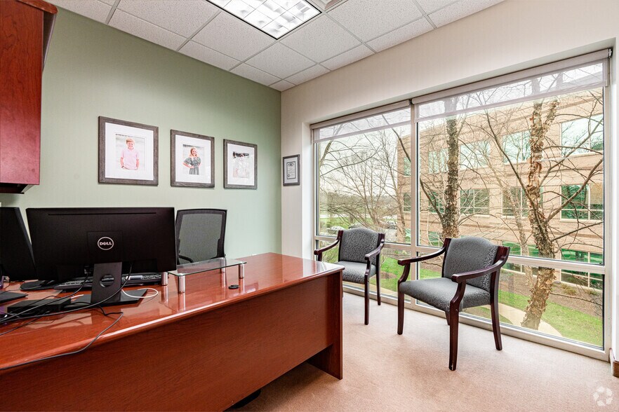 More Photos Of 2305 River Rd, Louisville Office For Lease