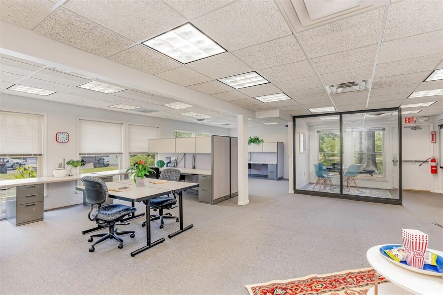 More Photos Of 11231 Cornell Park Dr, Cincinnati Office For Lease