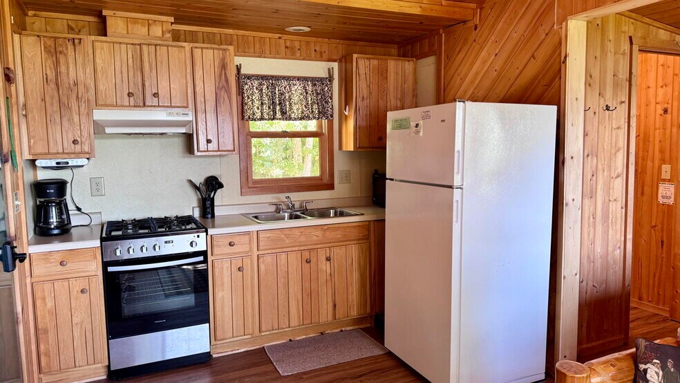 More Photos Of 3600 County Road 54 NE, Longville Hotel For Sale