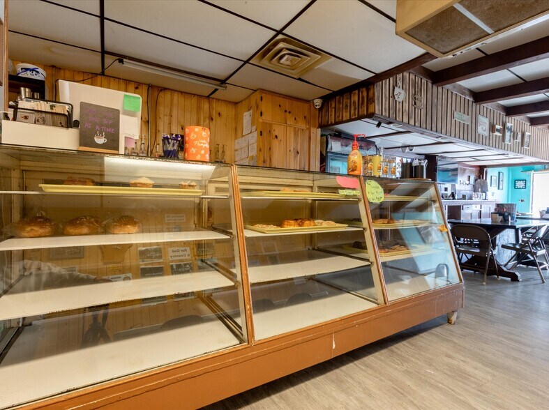 More Photos Of 107 N Main St, Elmwood Storefront Retail Residential For Sale