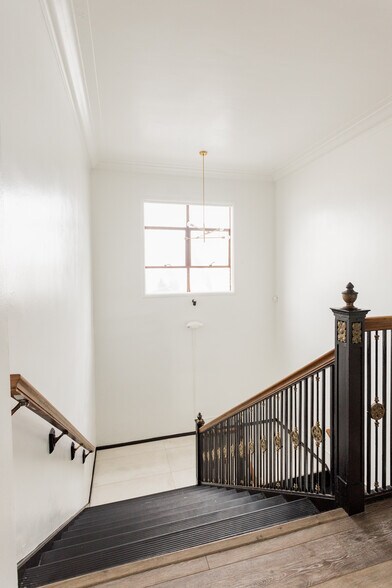 More Photos Of 3901 Christopher St, Hamtramck Manufacturing For Lease