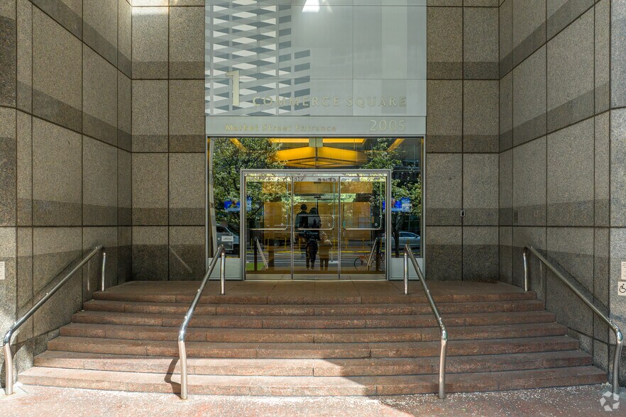 More Photos Of 2001 Market St, Philadelphia Unknown For Lease