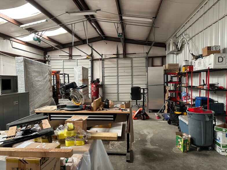 More Photos Of 1705 N Main St, Cleburne Auto Dealership For Lease