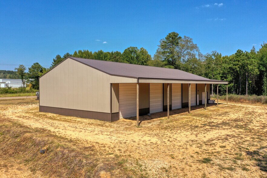 More Photos Of 22000 Main St E, Huntingdon Distribution For Sale