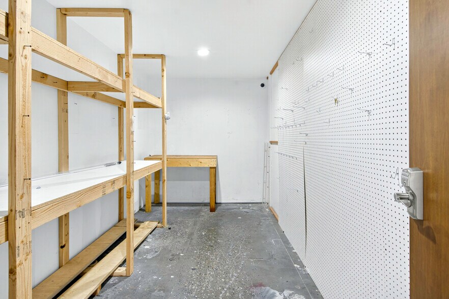 More Photos Of 3155 Chambers Rd, Aurora Flex For Lease