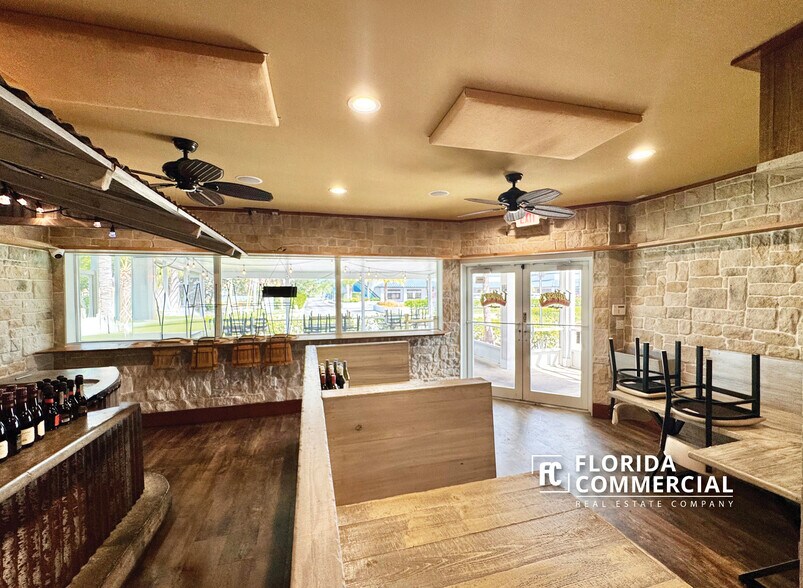 More Photos Of 796 NE Dixie Hwy, Jensen Beach Restaurant For Sale