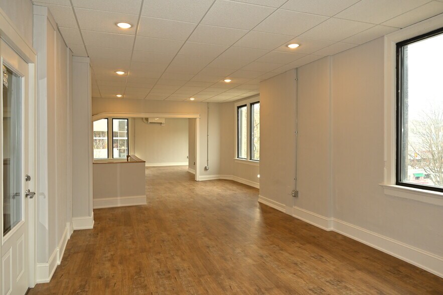 More Photos Of 322 E Kirkwood Ave, Bloomington Restaurant For Lease