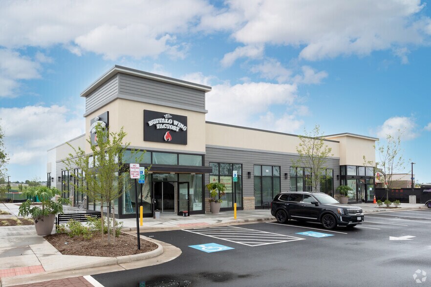 More Photos Of , Leesburg General Retail For Sale