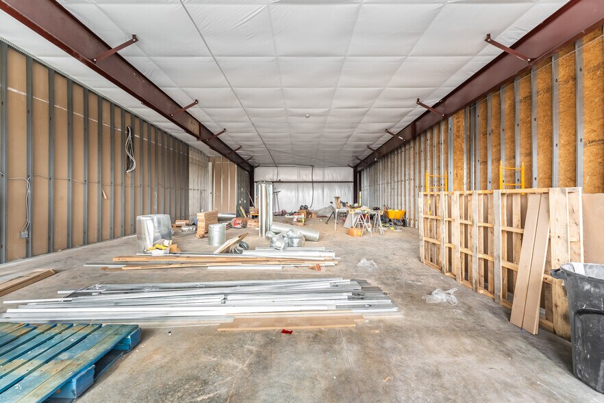 More Photos Of 2630 E Robinson Ave, Springdale Unknown For Lease