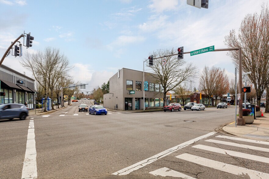 More Photos Of 3902 NE Sandy Blvd, Portland Office For Sale