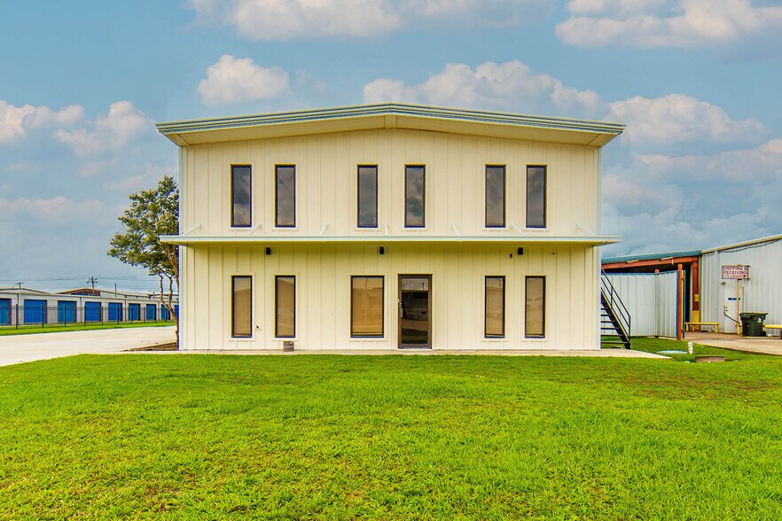 Primary Photo Of 204 Venture Blvd, Houma Industrial For Lease