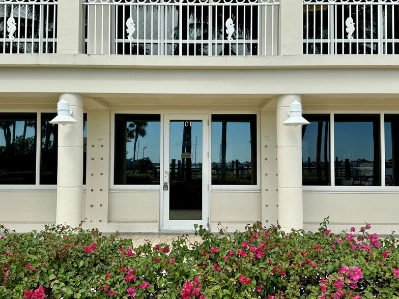 More Photos Of 1001 10th Ave S, Naples Office Residential For Sale