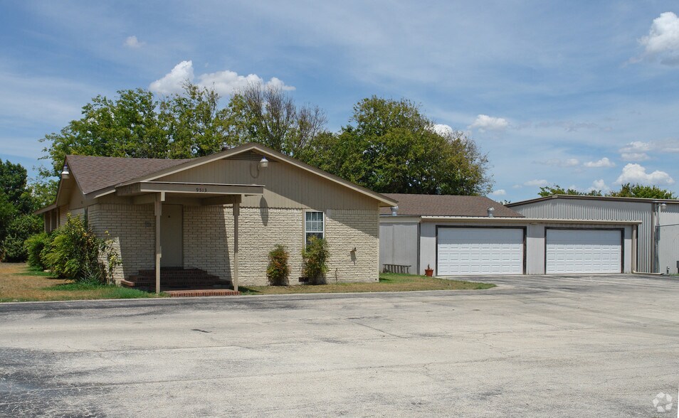 More Photos Of 9513 Brown Ln, Austin Warehouse For Sale