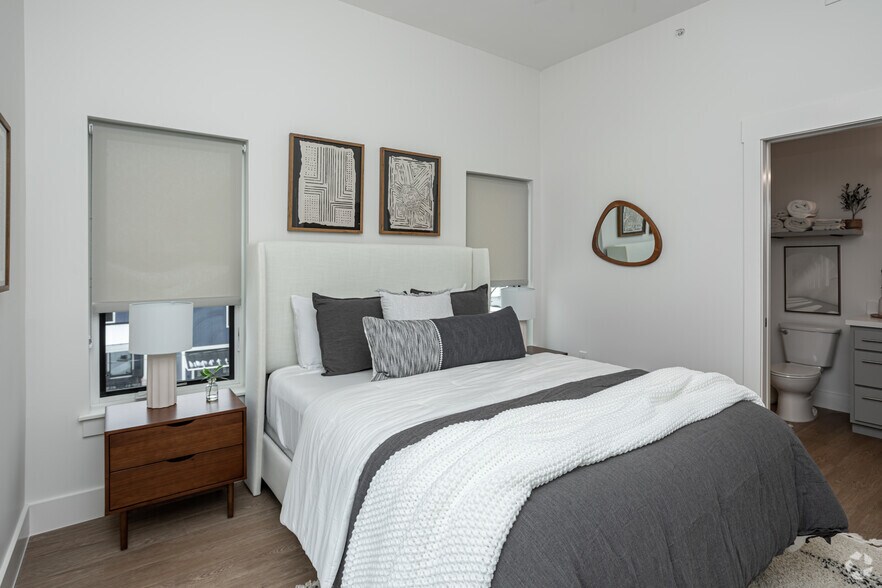 More Photos Of 301 SE G St, Bentonville Coworking Space