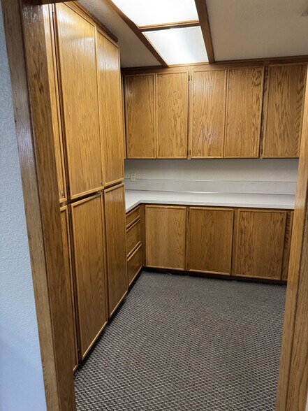 More Photos Of 151 Stewart Rd SW, Sumner Office For Lease
