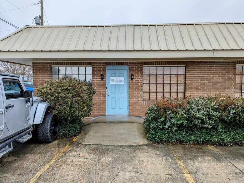 Primary Photo Of 1440-1442 E Bridge St, Breaux Bridge Medical For Lease