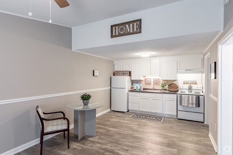 More Photos Of 1624 Norman Dr, Atlanta Apartments For Sale