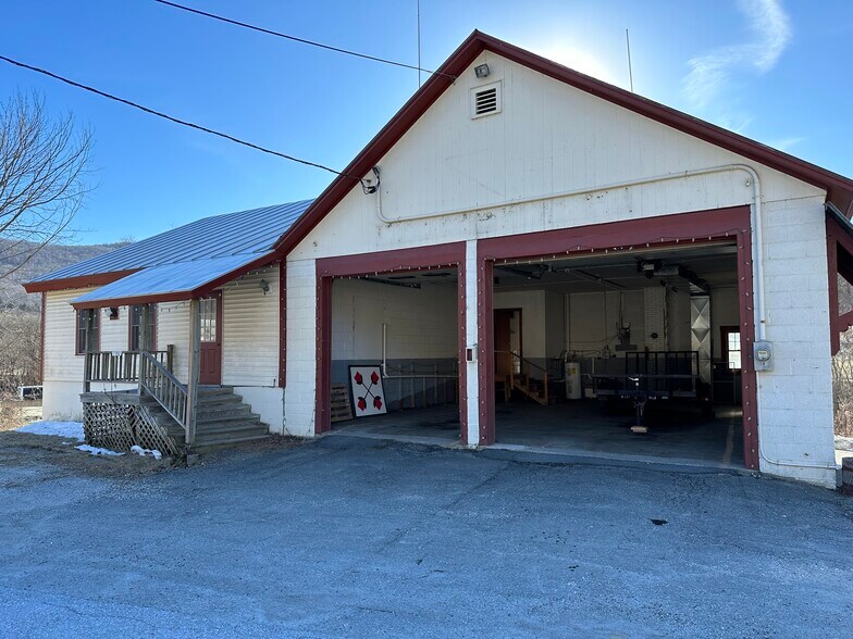 More Photos Of 7392 US-4, Woodstock Police Fire Station For Sale