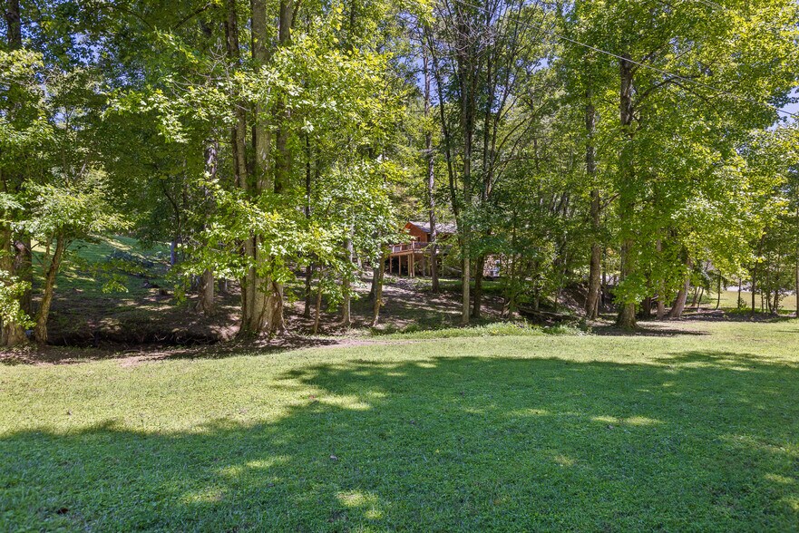 More Photos Of 340 Willow Creek Dr, Blue Ridge Hotel For Sale